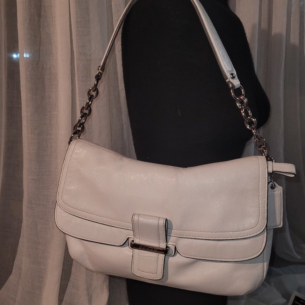 Coach Shoulder Bag Lovely White Leather and Mauve lining